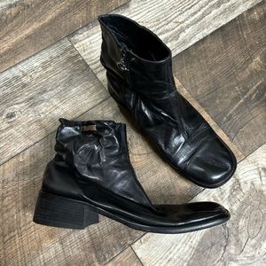 Moreo black leather square toe ankle booties